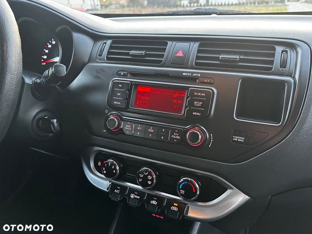 Kia Rio - 22