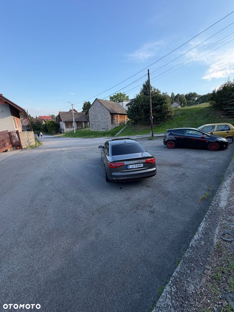 Audi A4 Limousine - 12