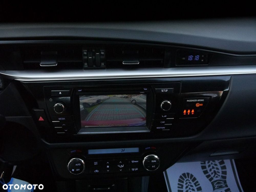 Toyota Corolla 1.6 Premium + - 22