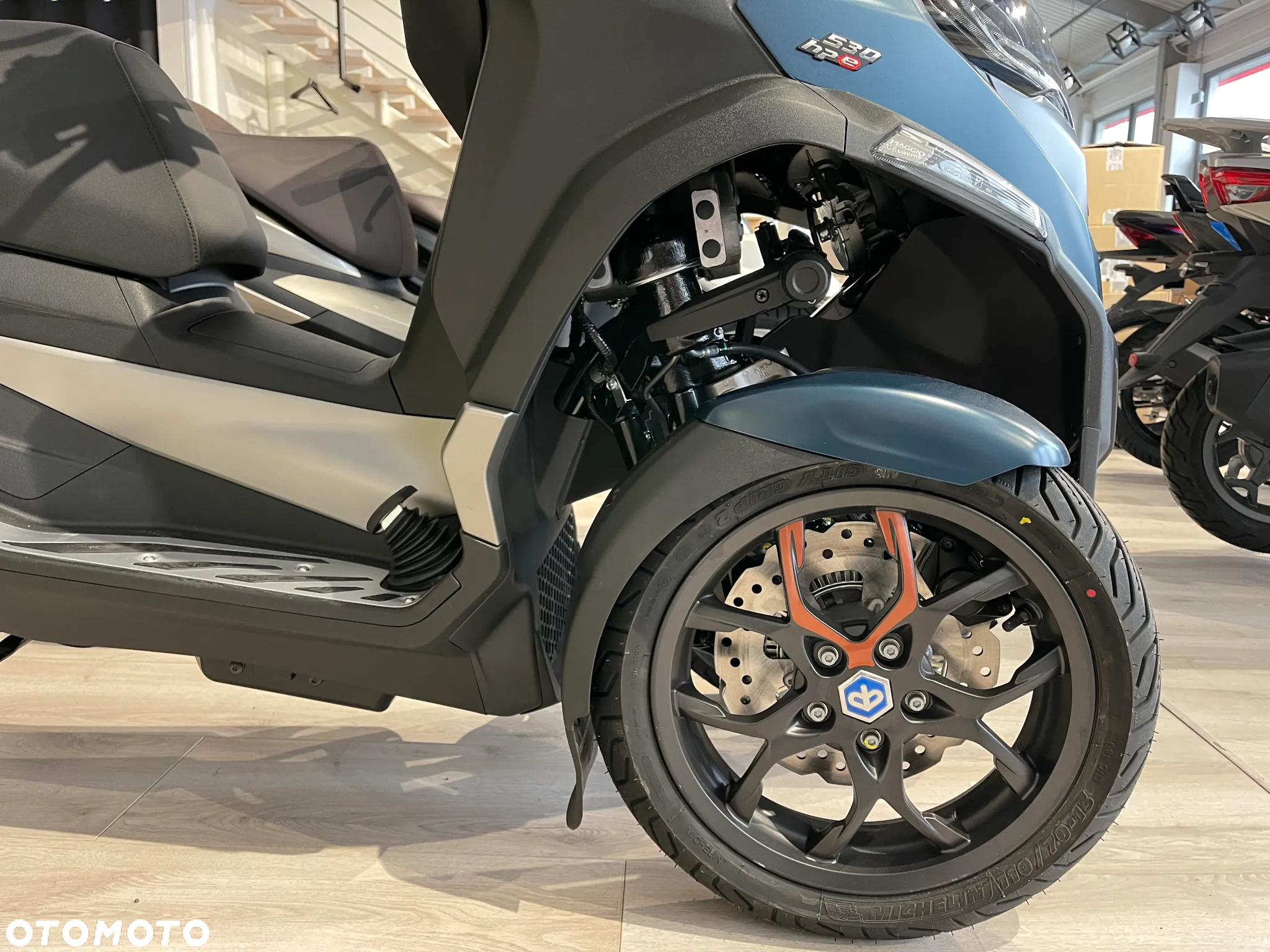 Piaggio MP-3 - 7