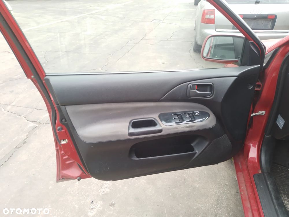MITSUBISHI LANCER VII KOMBI 1.6 16V 03 - 08  ZDERZAK PRZÓD PRZEDNI R20 - 29