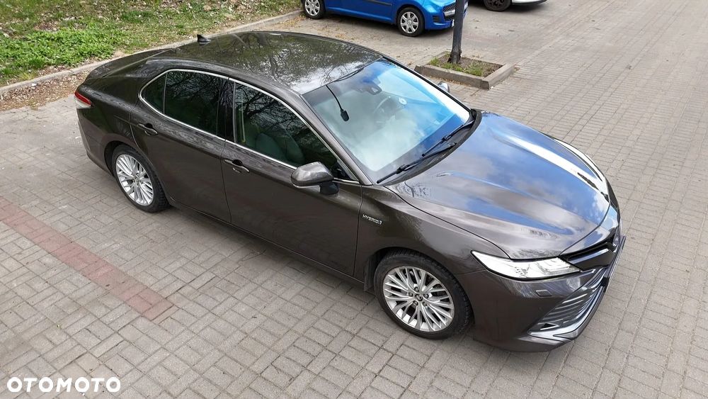 Toyota Camry 2.5 Hybrid Executive CVT - 26