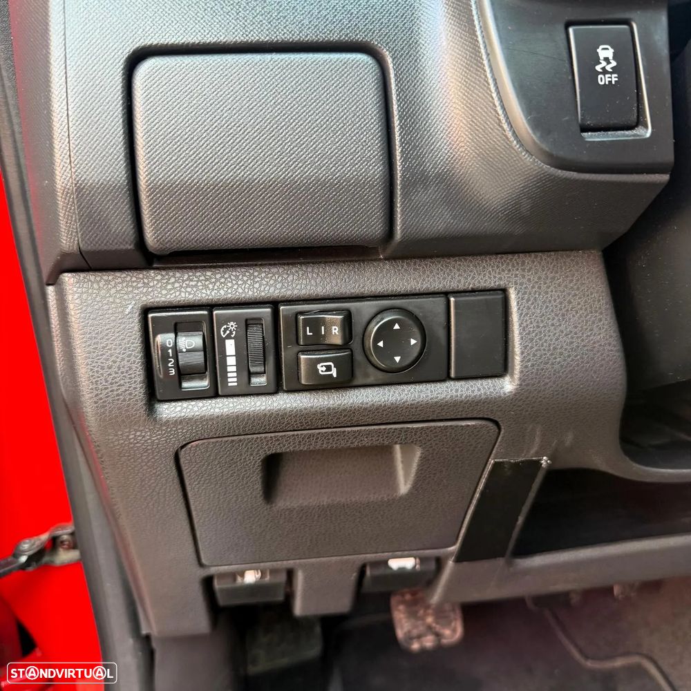 Isuzu D-Max 2.5 DTi CD 4WD LS Sport Edition - 17
