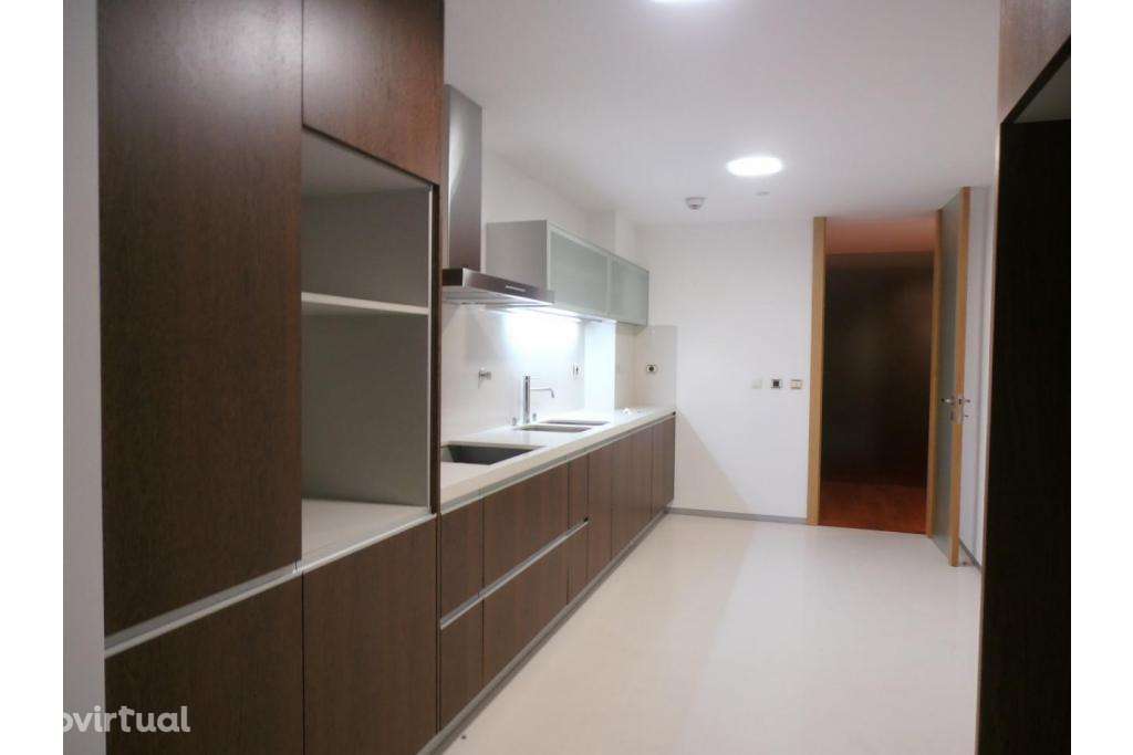 Apartamento T4 com garagem fechada . Meadela - Grande imagem: 2/8