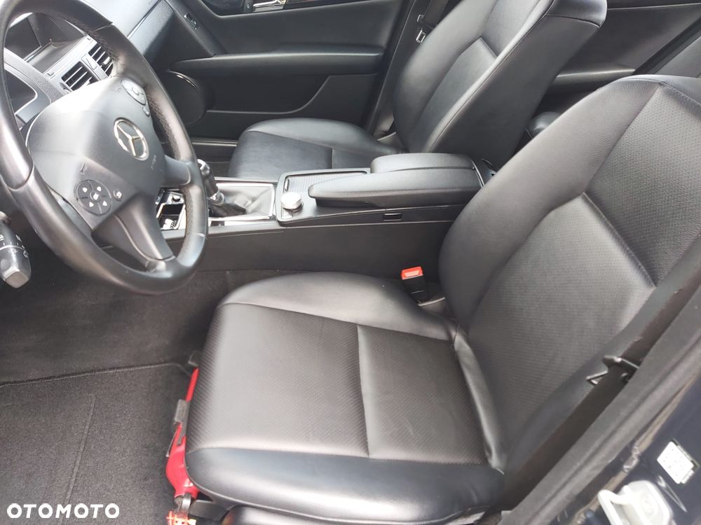 Mercedes-Benz Klasa C 200 CDI BlueEff Avantgarde - 11