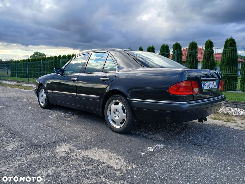 Mercedes-Benz Klasa E 200 CDI Elegance - 12