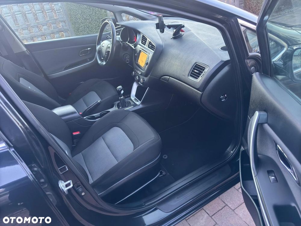 Kia Ceed 1.4 CVVT Dream Team Edition - 9