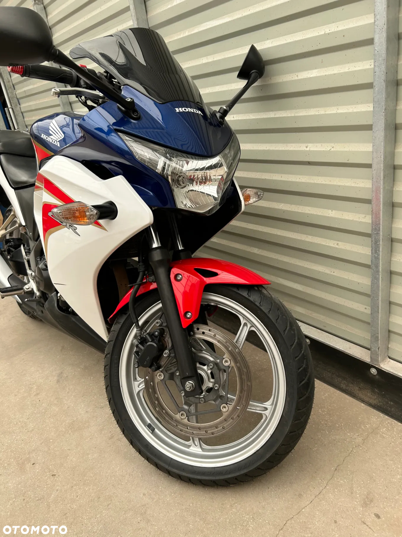 Honda CBR - 9