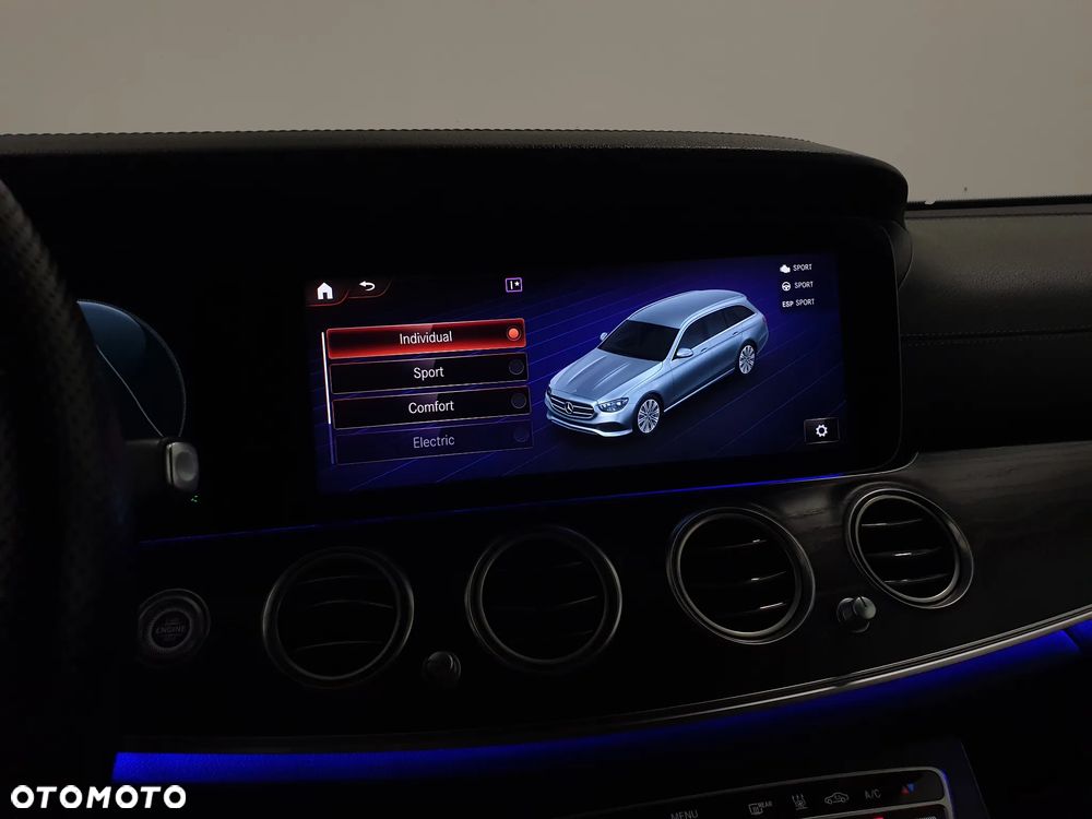 Mercedes-Benz Klasa E 300 de 4Matic 9G-TRONIC AMG Line - 22