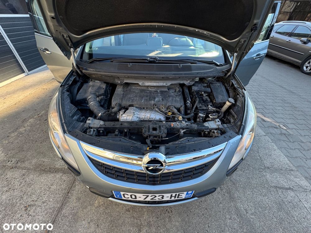 Opel Zafira - 35