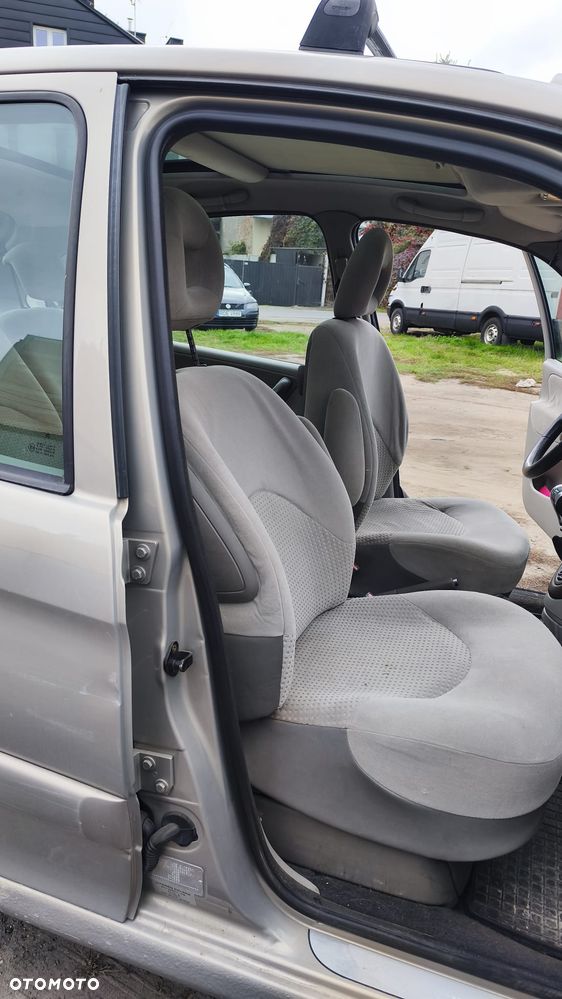 Citroën Xsara Picasso - 12