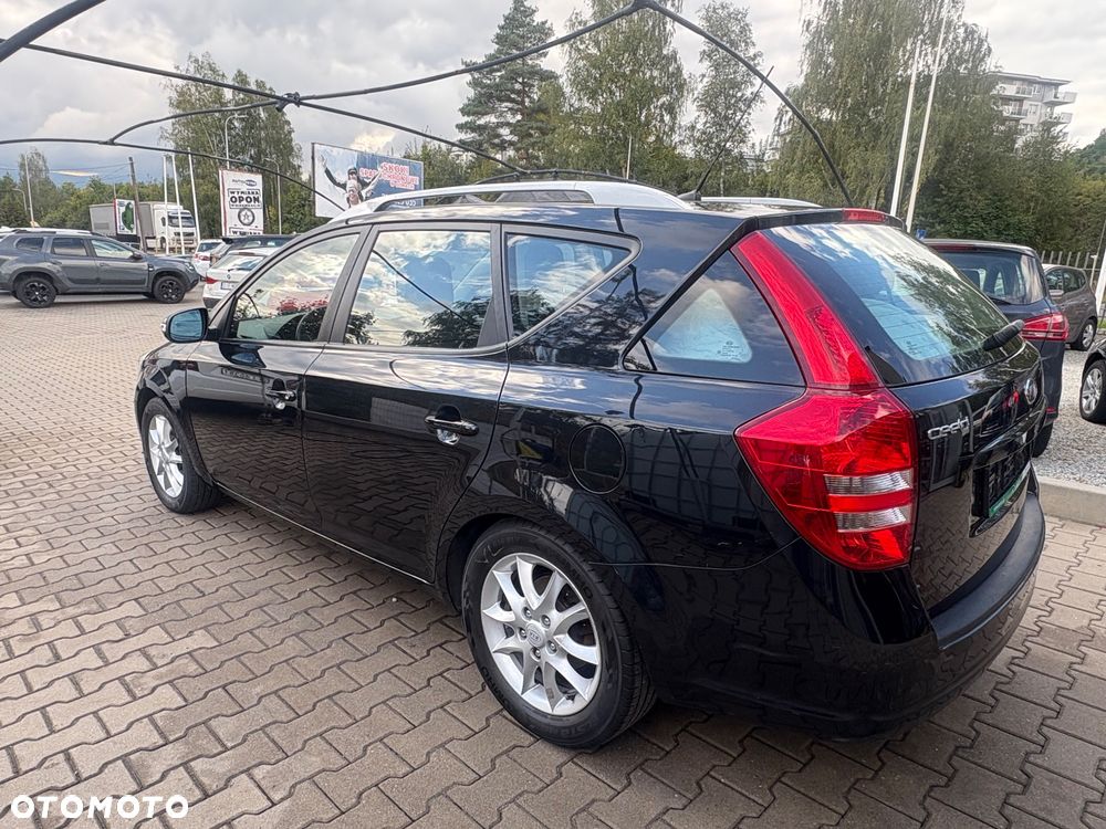 Kia Ceed - 6