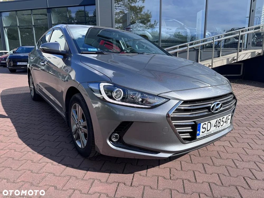 Hyundai Elantra 1.6 Comfort - 1