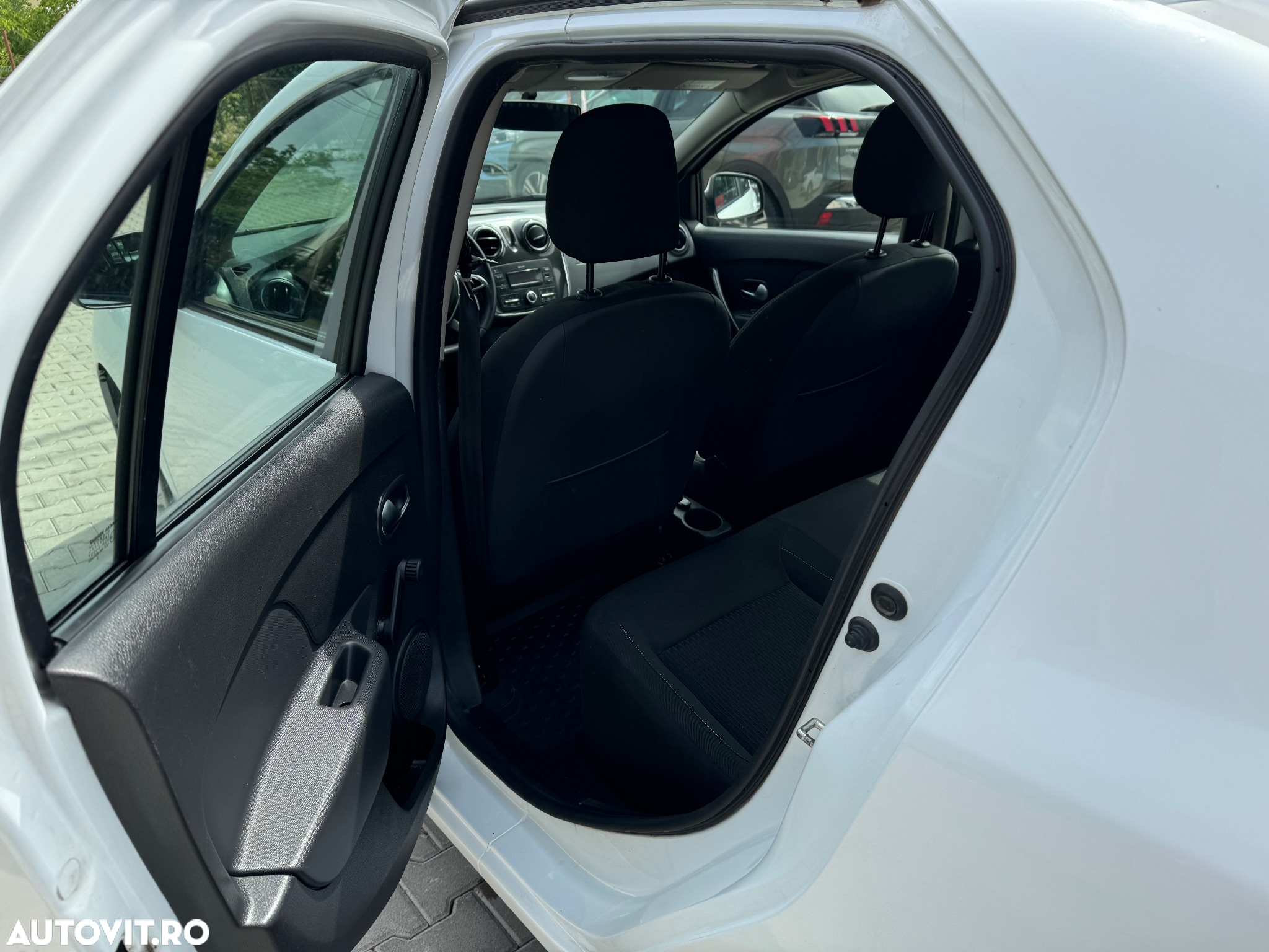 Dacia Logan 0.9 TCe Laureate - 5