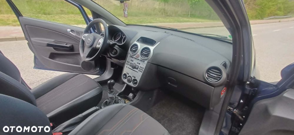 Opel Corsa 1.4 16V Innovation - 15