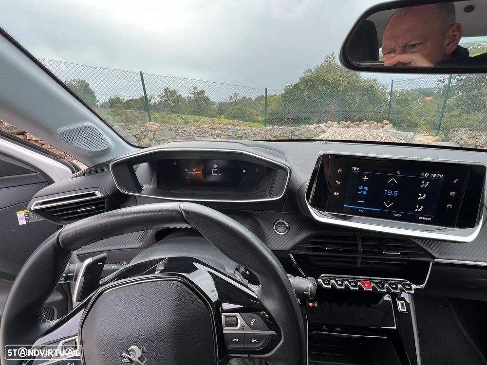 Peugeot 208 1.2 PureTech Allure EAT8 - 25