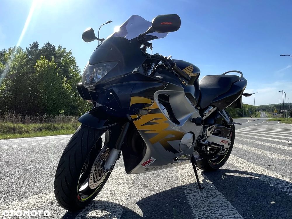 Honda CBR - 7