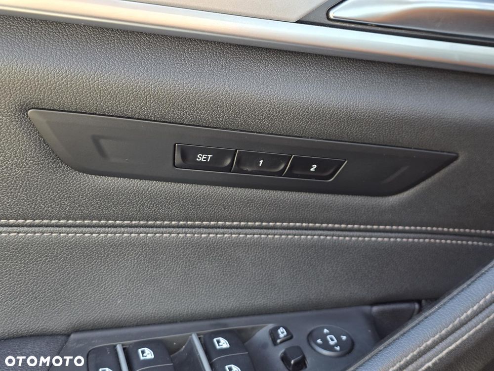 BMW Seria 5 520d xDrive mHEV - 22