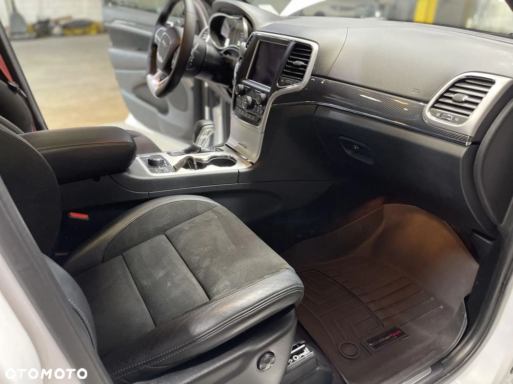 Jeep Grand Cherokee - 17
