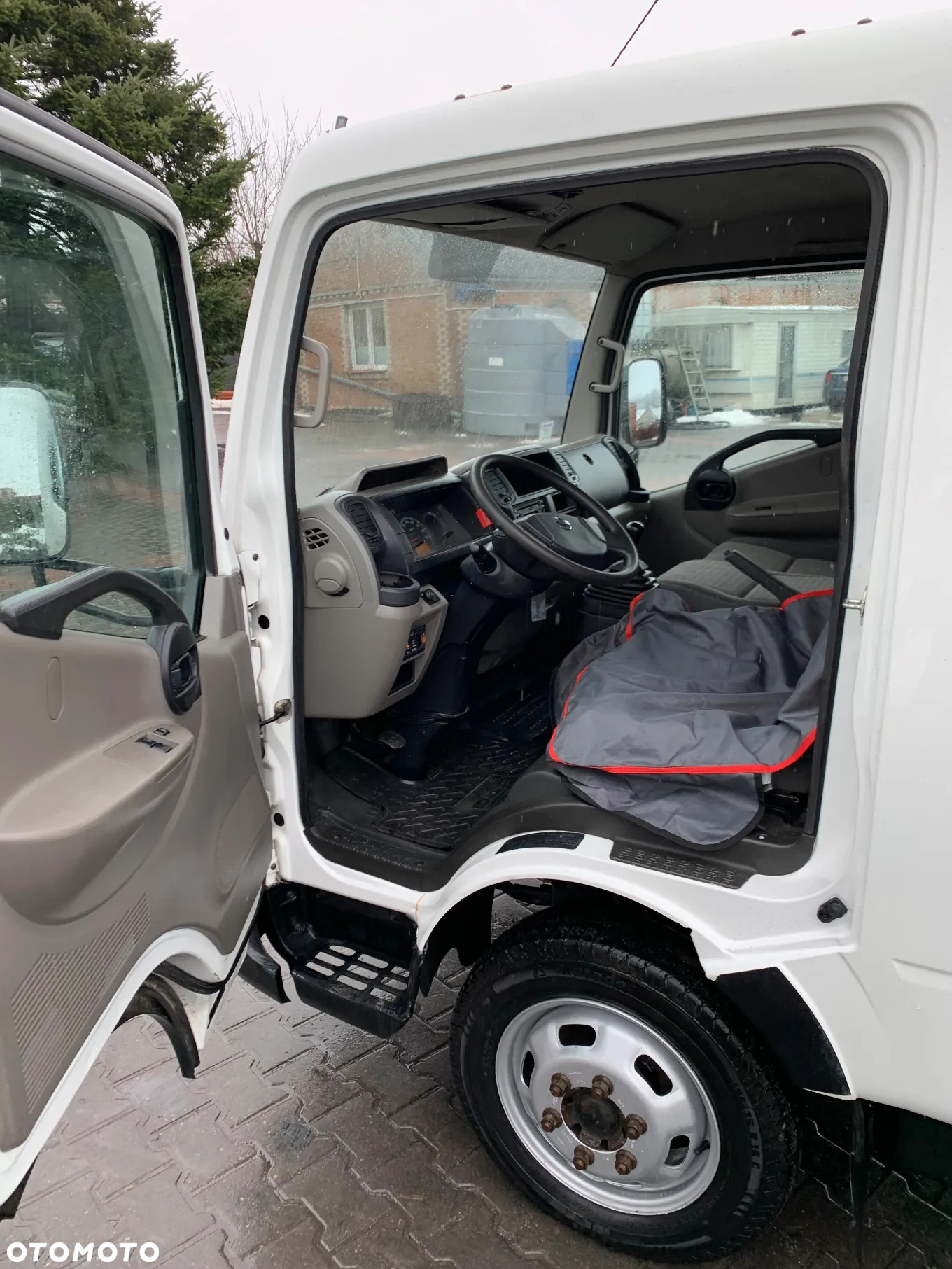 Nissan capstar - 8