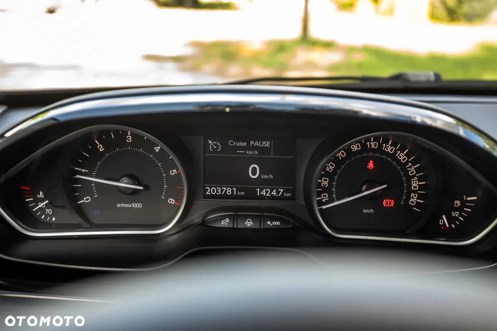 Peugeot 208 e-HDi 115 Stop&Start Allure - 28