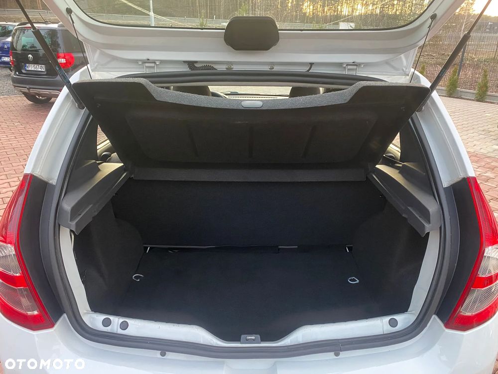 Dacia Sandero - 13