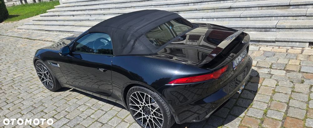 Jaguar F-Type R-Dynamic - 9