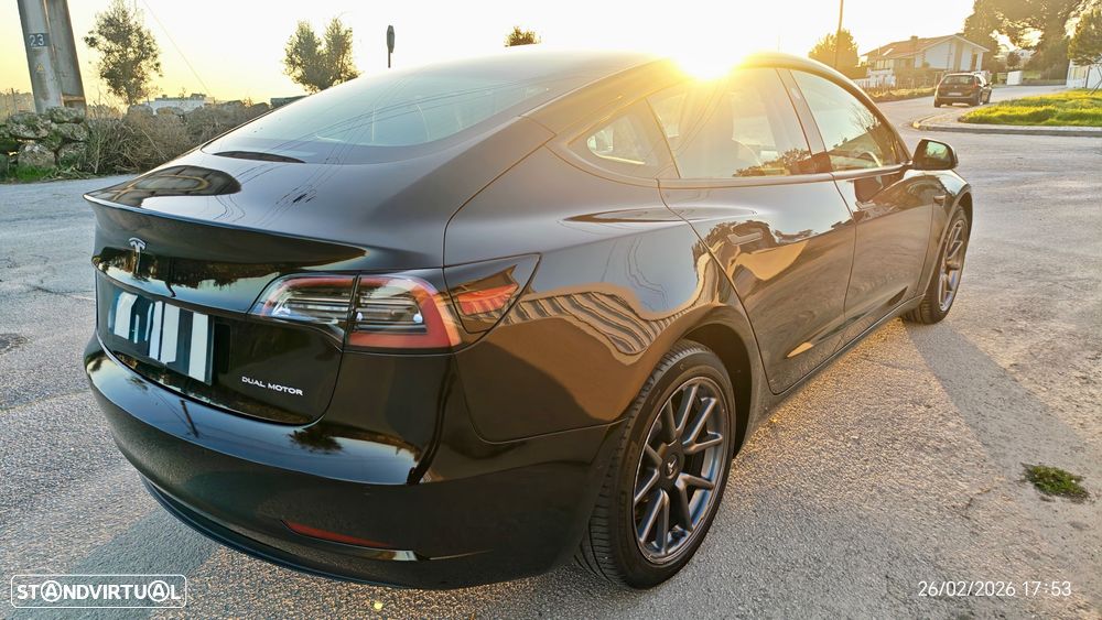 Tesla Model 3 Long-Range Dual Motor AWD - 17