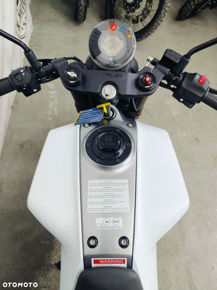 Husqvarna Vitpilen - 13