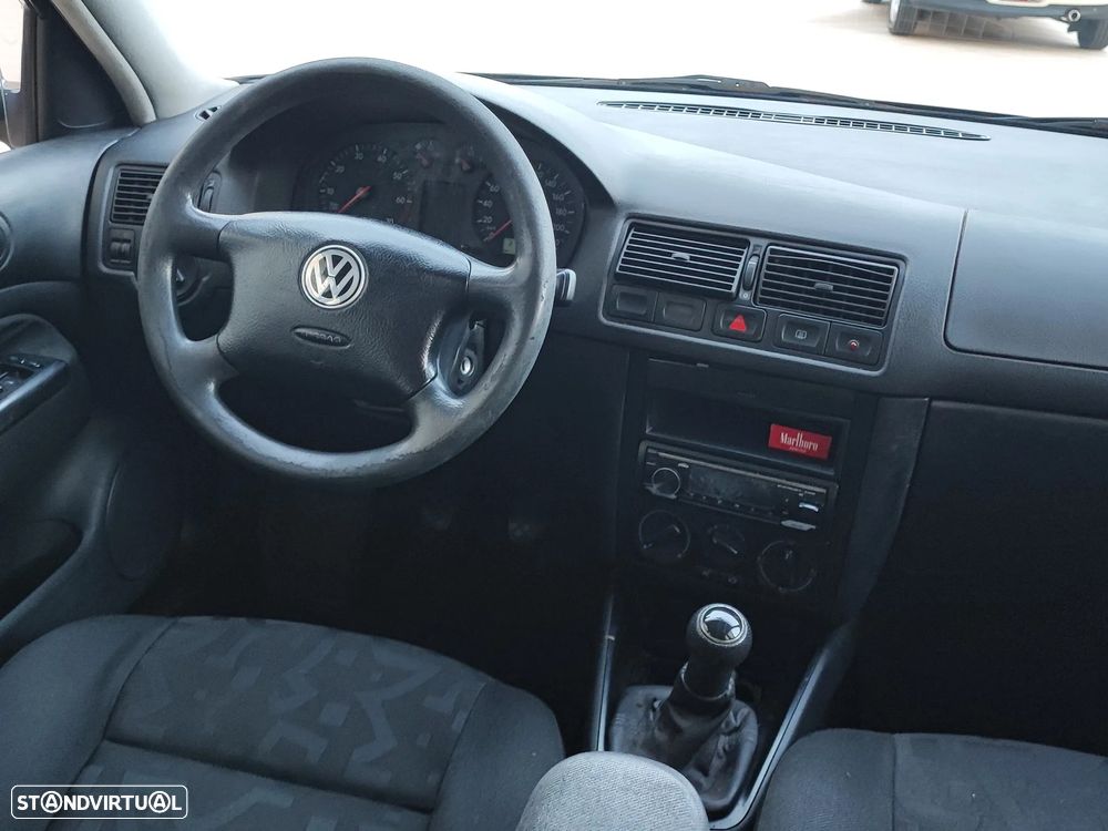 VW Golf 1.4i Confortline JE - 18