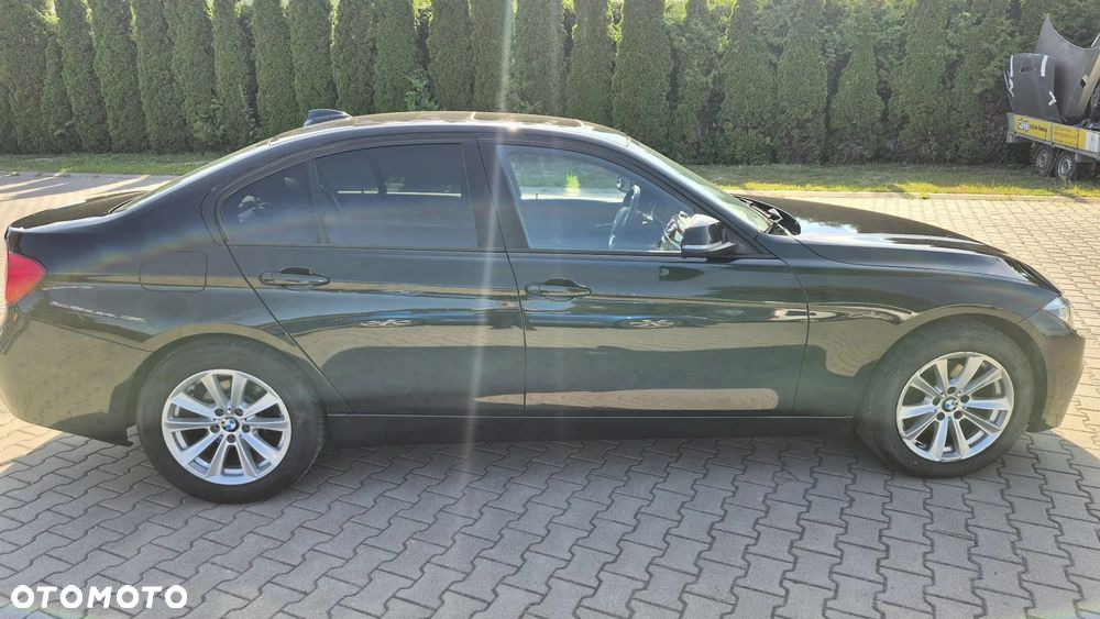 BMW Seria 3 328i xDrive - 4