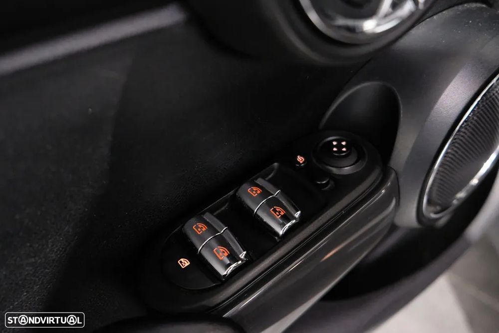 MINI 5 Portas One D - 16