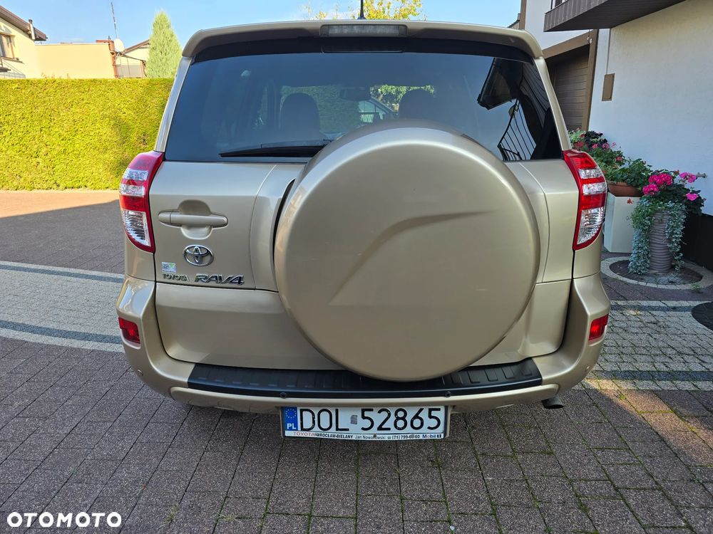 Toyota RAV4 - 6