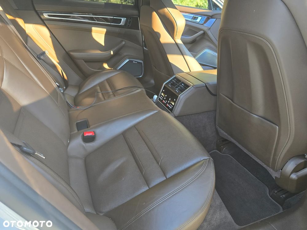 Porsche Panamera 4 - 13