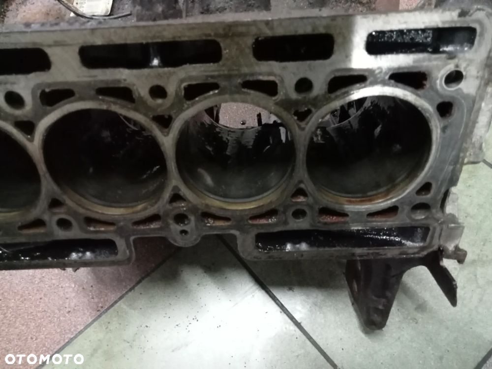 blok clio 1.2 tce d4fh784 - 3