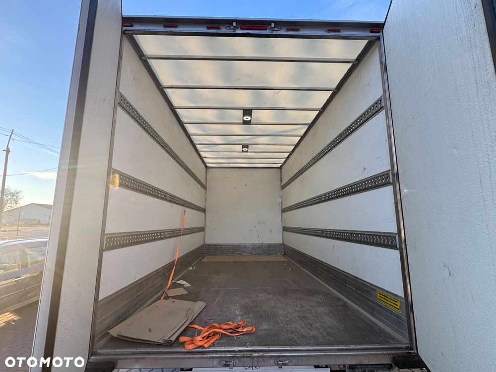 Mercedes-Benz Sprinter - 7