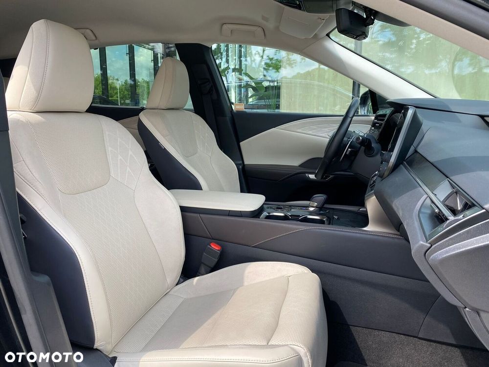 Lexus RX 450h+ Omotenashi - 22