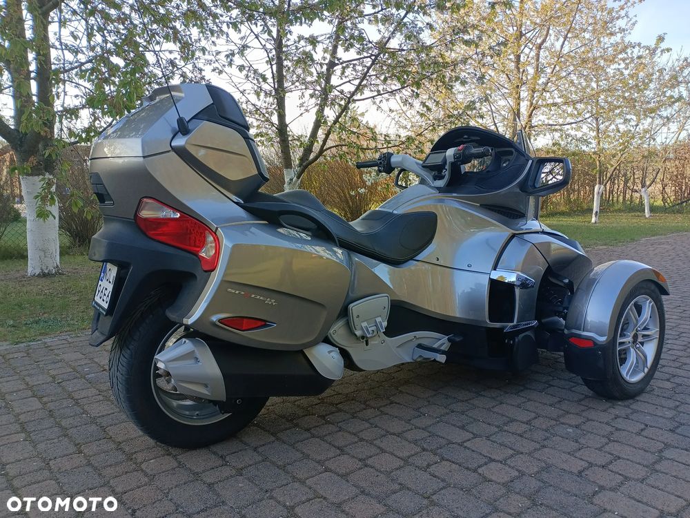 Can-Am Spyder - 4