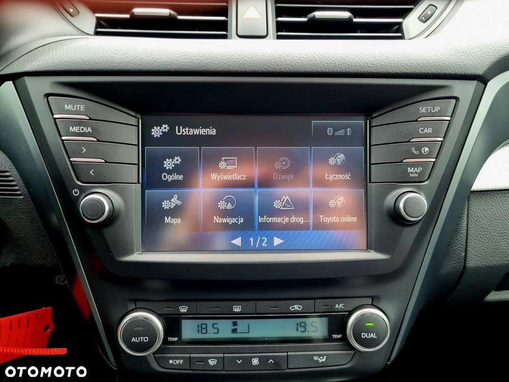 Toyota Avensis 1.8 Premium MS - 19