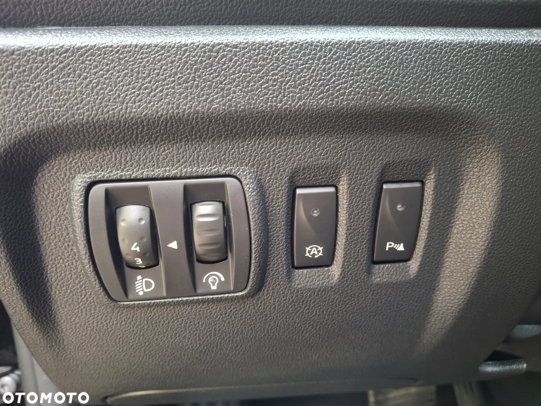 Renault Captur 1.2 Energy TCe Initiale Paris EDC - 30