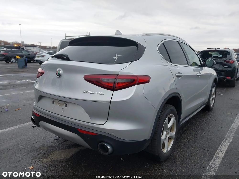 Alfa Romeo Stelvio - 26