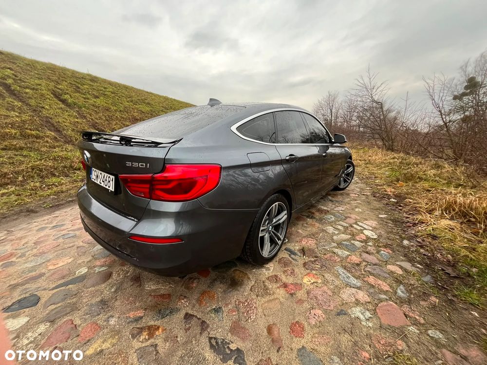 BMW 3GT 330i xDrive - 2