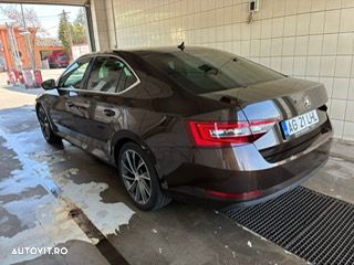 Skoda Superb 2.0 TDI DSG Laurin & Klement - 2