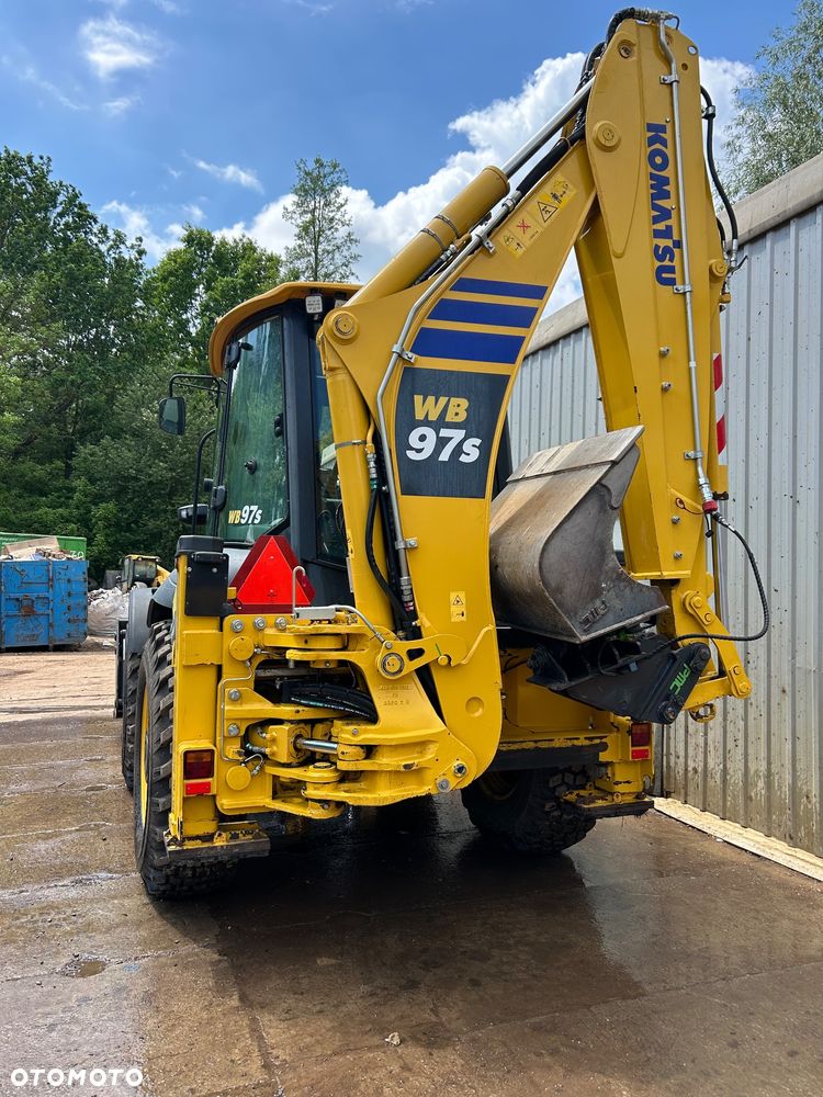Komatsu WB97-S5 - 20