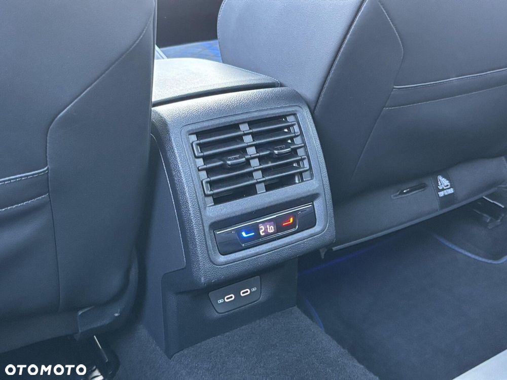 Volkswagen Golf Variant 2.0 TSI 4Motion R - 19