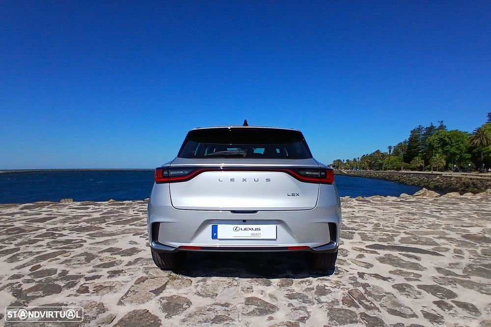 Lexus LBX Elegant - 6