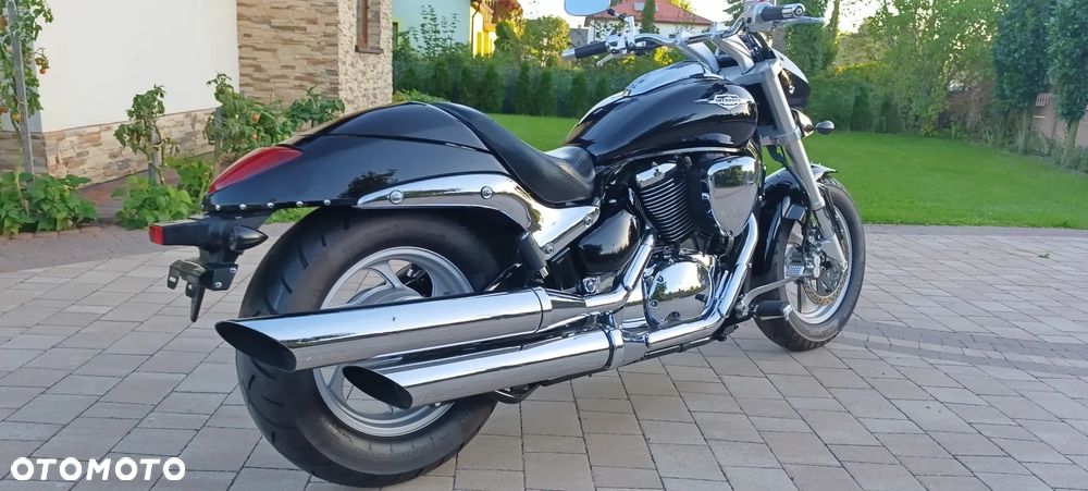 Suzuki Intruder - 13