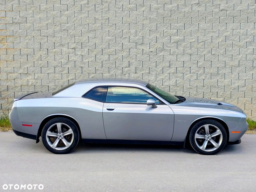 Dodge Challenger - 9