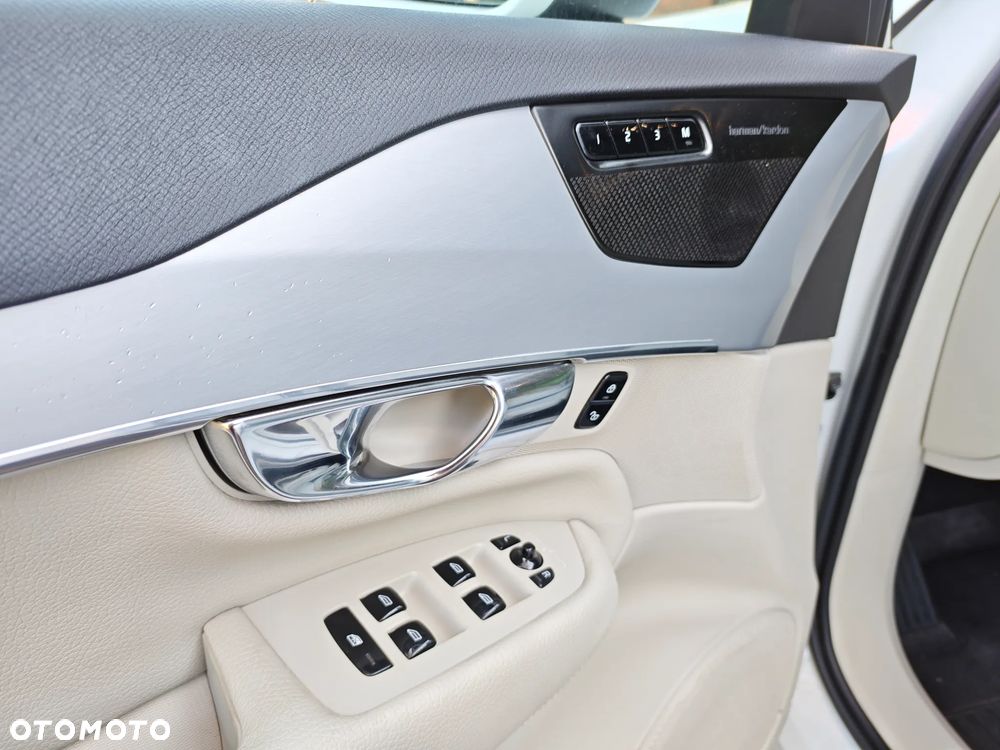 Volvo XC 90 D5 AWD Momentum 7os - 19