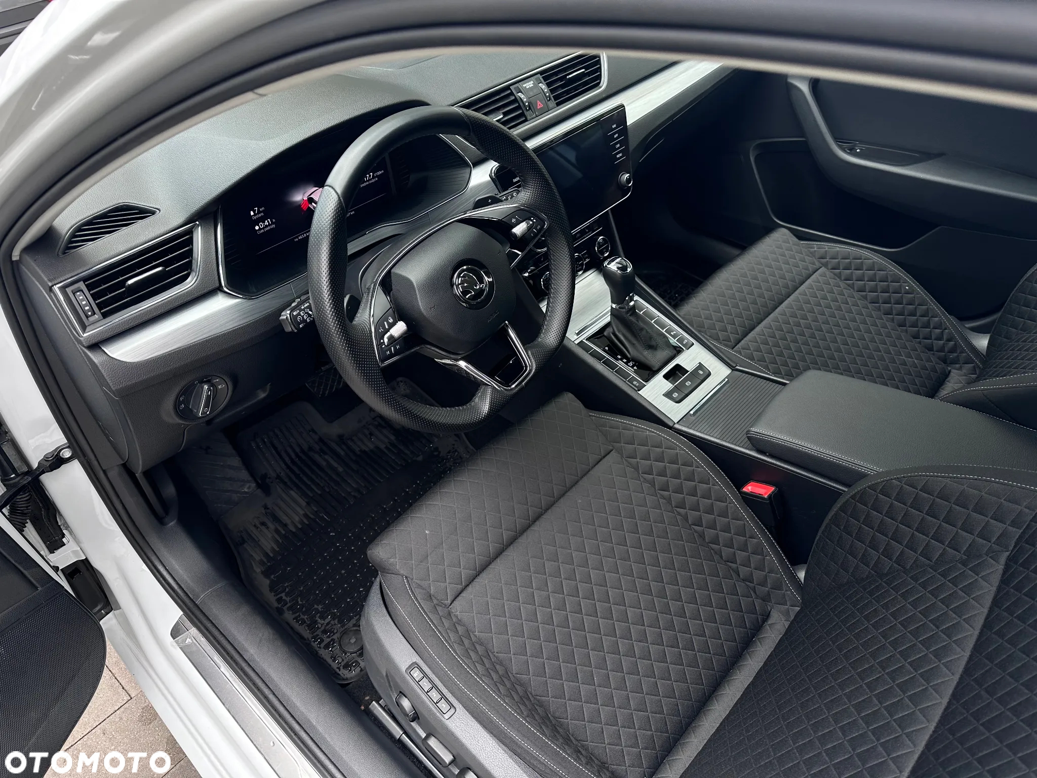Skoda Superb 1.5 TSI Ambition DSG - 19